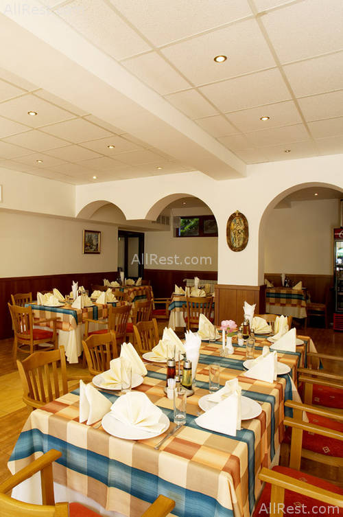 Makrelov Hotel 27